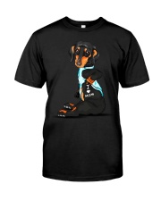 Dachshund Love Mom Classic T-Shirt front