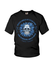 Diabetes Awareness Shirt Clothing Death Smiles At Everyone This Warrior Smiles Back Youth T-Shirt tile