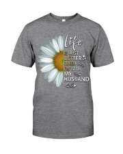 I'm With My Husband White Daisy Classic T-Shirt front