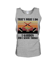 That's What I Do - I Garden And I Know Things Unisex Tank tile