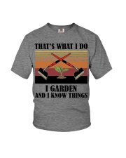 That's What I Do - I Garden And I Know Things Youth T-Shirt tile