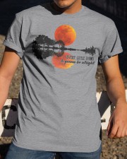 Every Little Things Is Gonna Be Alright Classic T-Shirt apparel-classic-tshirt-lifestyle-28