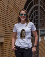 brad visage pitt Ladies T-Shirt lifestyle-women-crewneck-front-2
