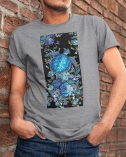 Ttl Ghi Bo Trang Classic T-Shirt apparel-classic-tshirt-lifestyle-26