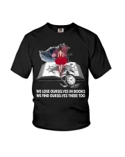 We lose ourselves in books Youth T-Shirt tile