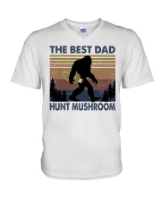 The best dad hunt V-Neck T-Shirt tile