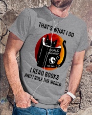 That's what I do I read books and I rule the world Classic T-Shirt lifestyle-mens-crewneck-front-4