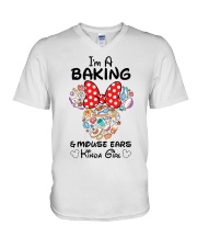 I'm a baking girl V-Neck T-Shirt tile