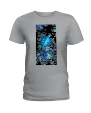 Ttl Ghi Bo Trang Den Ladies T-Shirt tile