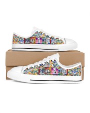 shoe plate phlebotomist Men's Low Top White Shoes inside-right-outside-right