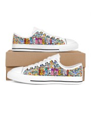 shoe plate gynecologist Men's Low Top White Shoes inside-right-outside-right