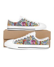shoe plate dermatologist Men's Low Top White Shoes inside-right-outside-right