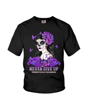 Never give up Youth T-Shirt tile