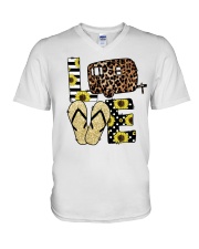 Love camping V-Neck T-Shirt tile