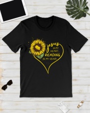 Librarian - Reading in my veins Classic T-Shirt lifestyle-mens-crewneck-front-17