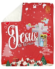 JESUS ES LA RAZÓN Sherpa Fleece Blanket tile