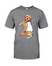 Golden Retriever Mom Classic T-Shirt front