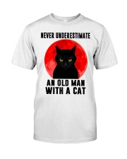 Never Underestimate An Old man  Classic T-Shirt front