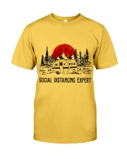 Social Distancing Expert Classic T-Shirt front