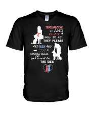 Women And Cat V-Neck T-Shirt tile