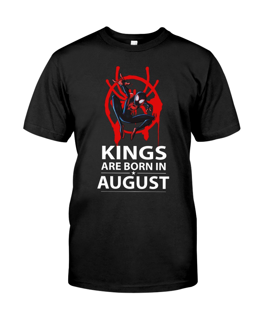 KINGS ARE BORN IN AUGUST Classic T-Shirt