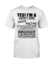 LUCKY SON GIFT -AWESOME MOM SCARES- LOVING MOTHER Classic T-Shirt front