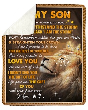 MOM TO SON GIFT LION FATE STORM STRAIGHTEN CROWN Sherpa Fleece Blanket tile
