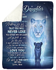 MOM TO DAUGHTER GIFT- LION GO FORTH AIM THE SKIES Sherpa Fleece Blanket tile
