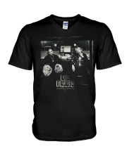 los meros berner AND b real T shirt V-Neck T-Shirt tile