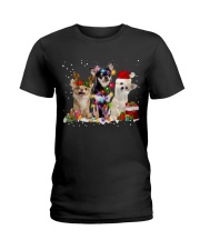 Chihuahua Christmas Ladies T-Shirt tile