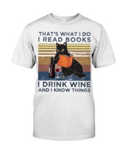 CAT- I KNOW THINGS Classic T-Shirt front