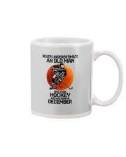 hockey old man 12 Mug tile