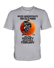 hockey old man 02 V-Neck T-Shirt tile