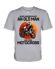 03 hat motocross old man V-Neck T-Shirt tile
