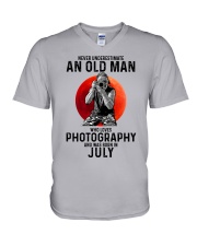7 photography old man V-Neck T-Shirt tile
