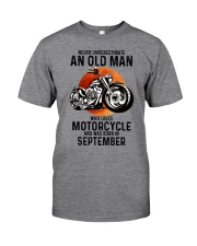 Motorcycle never 09 Classic T-Shirt front