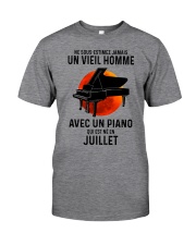 07 piano old man france Classic T-Shirt front