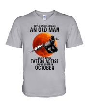 10 tatoo artist never old man V-Neck T-Shirt tile