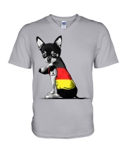 chihuahua germany V-Neck T-Shirt tile