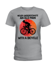07 hat cycling old man Ladies T-Shirt tile