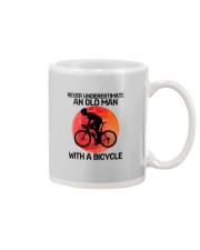 07 hat cycling old man Mug tile