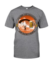 i like beer parachuting Classic T-Shirt tile