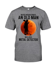 Metal detector Classic T-Shirt front