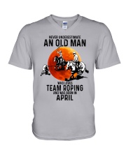04 Team roping old man V-Neck T-Shirt tile