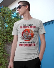 Non tengo motociclista Classic T-Shirt apparel-classic-tshirt-lifestyle-17