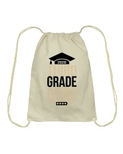 3RD GRADE GRAD Drawstring Bag tile