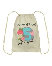 5TH GRADE Drawstring Bag tile
