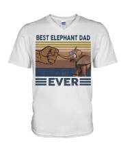 BEST ELEPHANT DAD V-Neck T-Shirt front