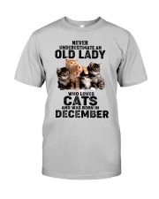 Never Underestimate An Old Lady Classic T-Shirt tile