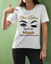 Una Reina Nacio En Mayo Feliz Cumpleanos Para Mi - QB95 Ladies T-Shirt apparel-ladies-t-shirt-lifestyle-front-10